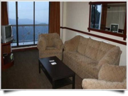 Jr Suite